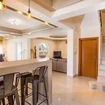 Villa Mefomi *