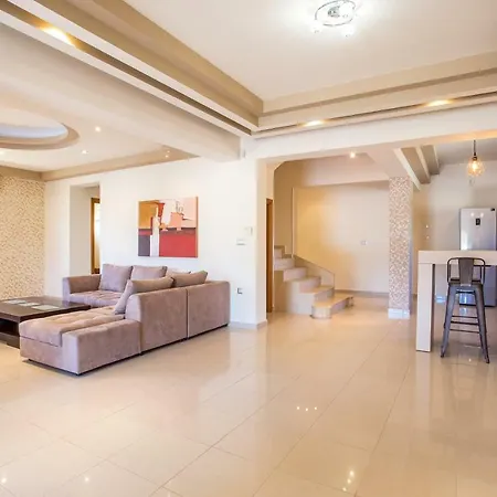 Villa Mefomi *