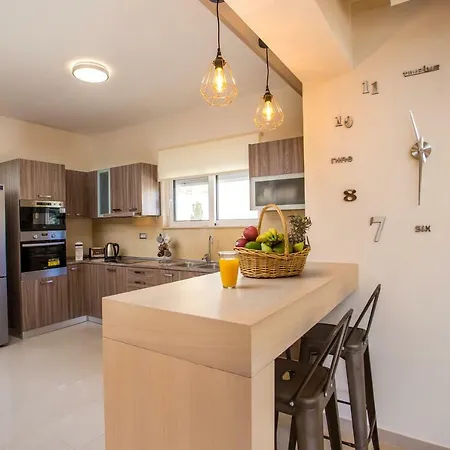 Mefomi Willa Pastida